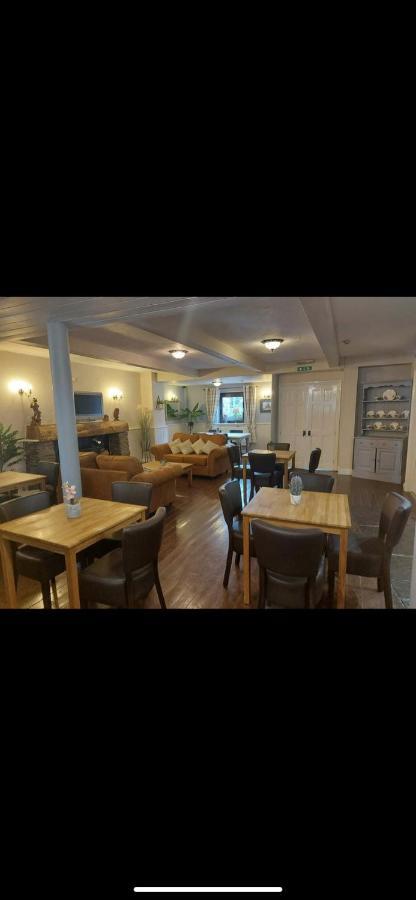 The Countryman Inn Ллантризант Экстерьер фото